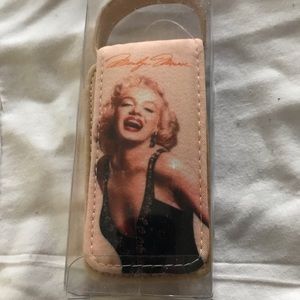 Vintage Marilyn Monroe flip phone case